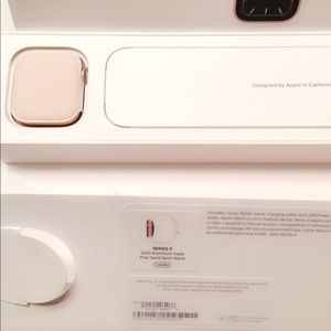 *BRAND NEW*  44MM 🍎⌚️ Color: Pink comes with box